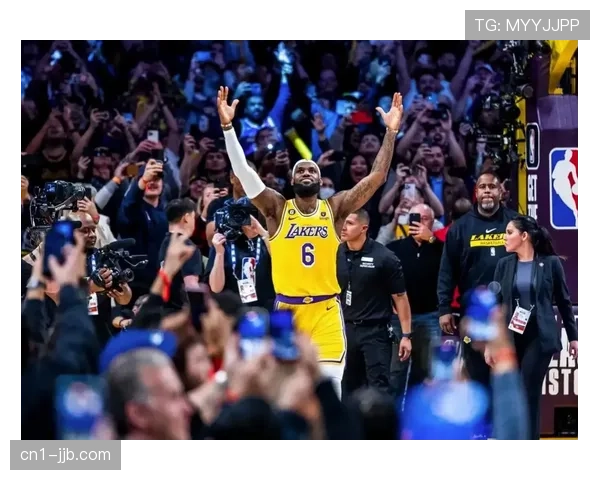 威尔逊13次单场30+创赛季纪录,统治力堪比巅峰詹姆斯